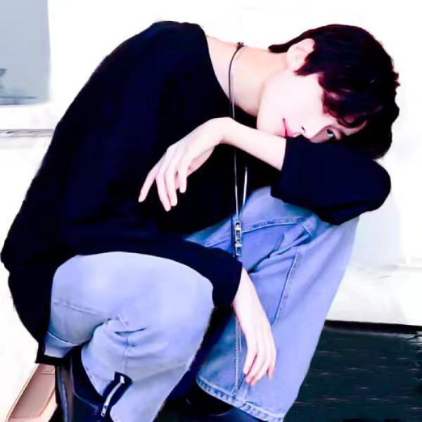 最新!2025 情侣头像潮流趋势分析,让你紧跟时尚步伐不落后