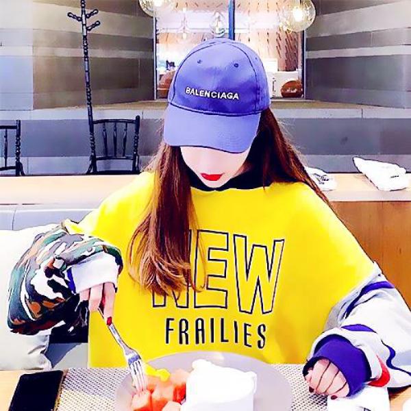 最新!2025 情侣头像潮流趋势分析,让你紧跟时尚步伐不落后